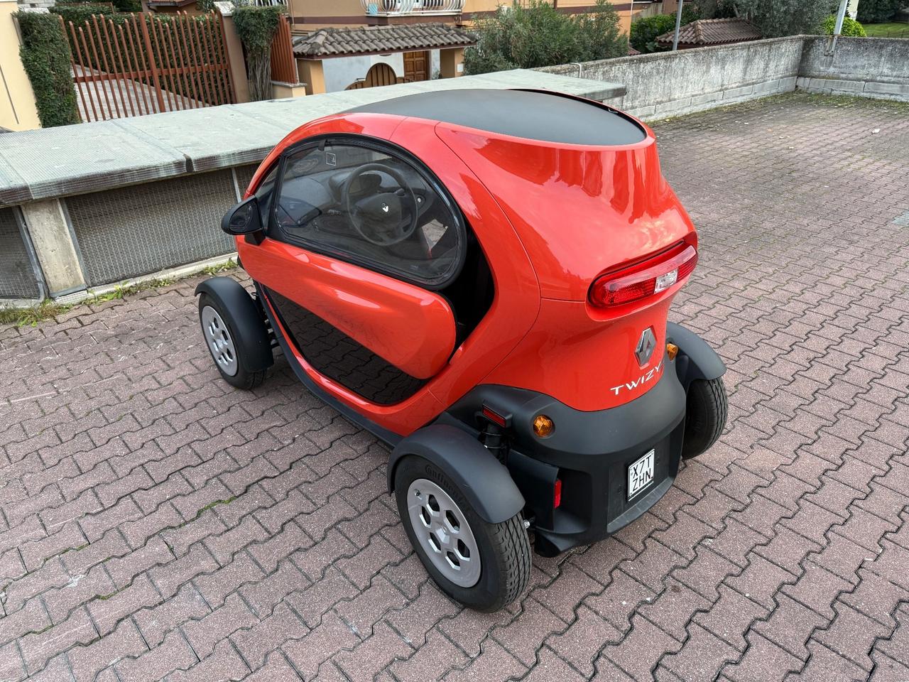 Renault Twizy 45 PARI AL NUOVO - SOLO 129 KM!!!