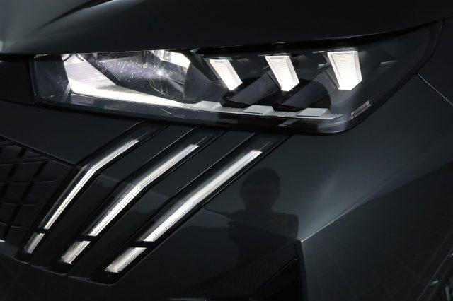 PEUGEOT 5008 3ª serie Hybrid 145 e-DCS6 GT