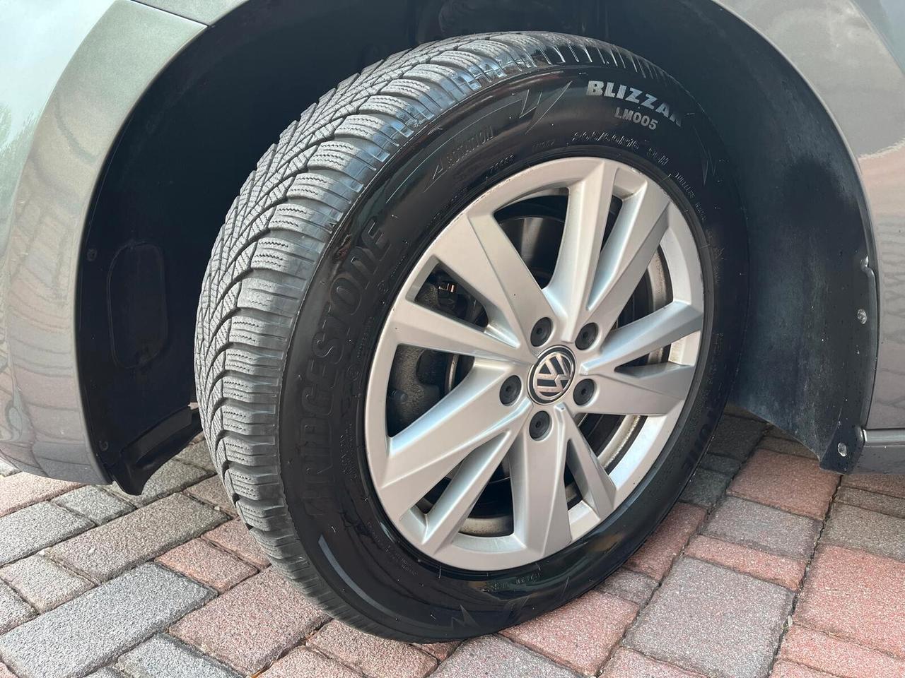 Volkswagen Touran 2.0 TDI DSG Executive - 7 POSTI
