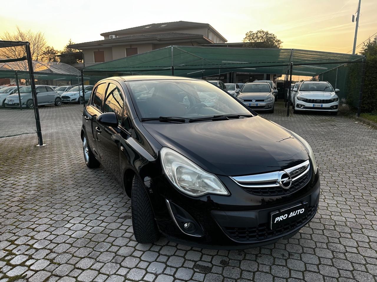 Opel Corsa 1.2 5 porte Cosmo