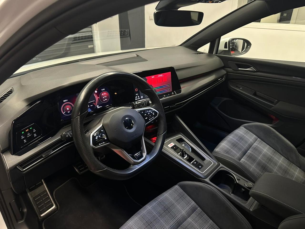 Volkswagen Golf 2.0 GTD DSG