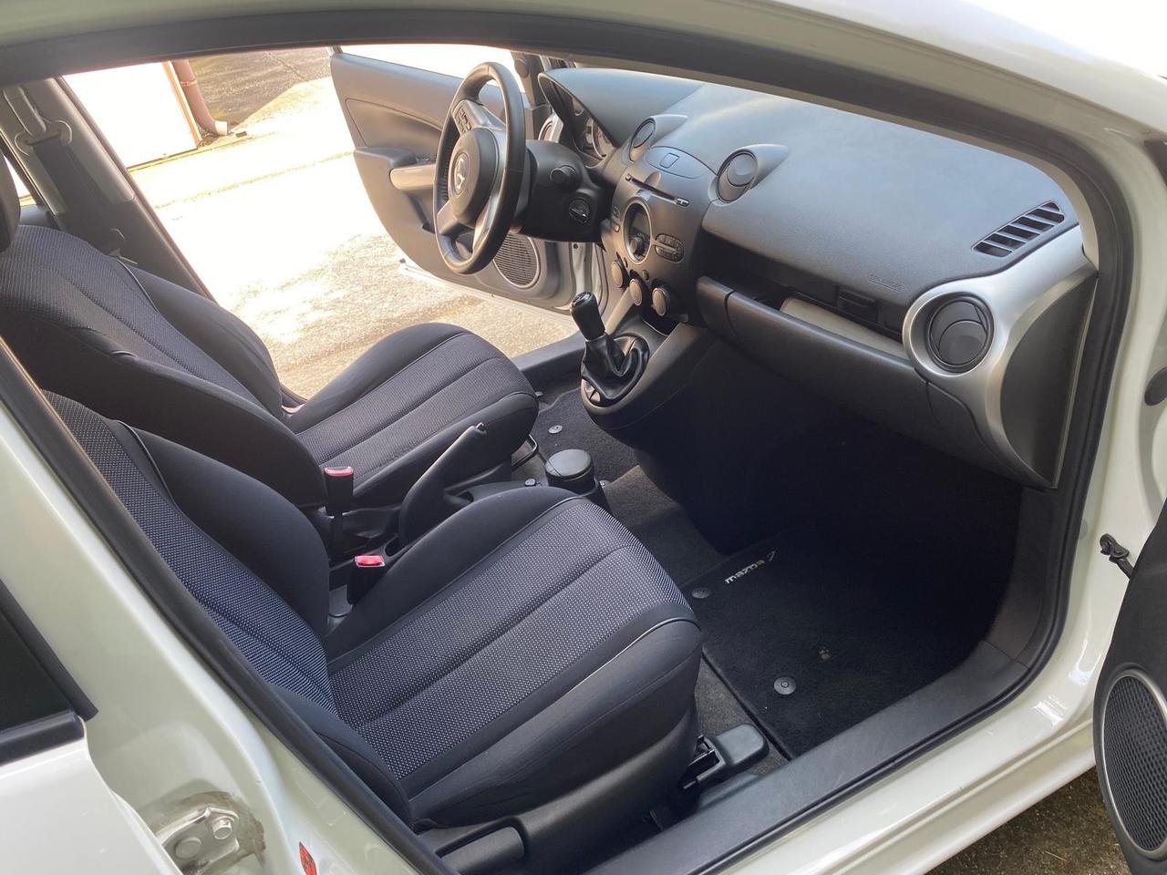 MAZDA 2 1.4 DIESEL PLUS MOLTO BELLA GUARDA
