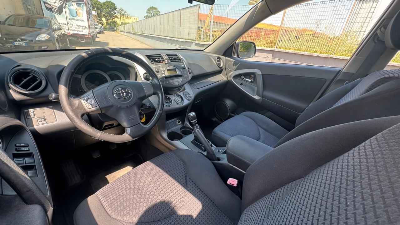 Toyota RAV 4 RAV4 2.2 D-4D 136 CV Sol
