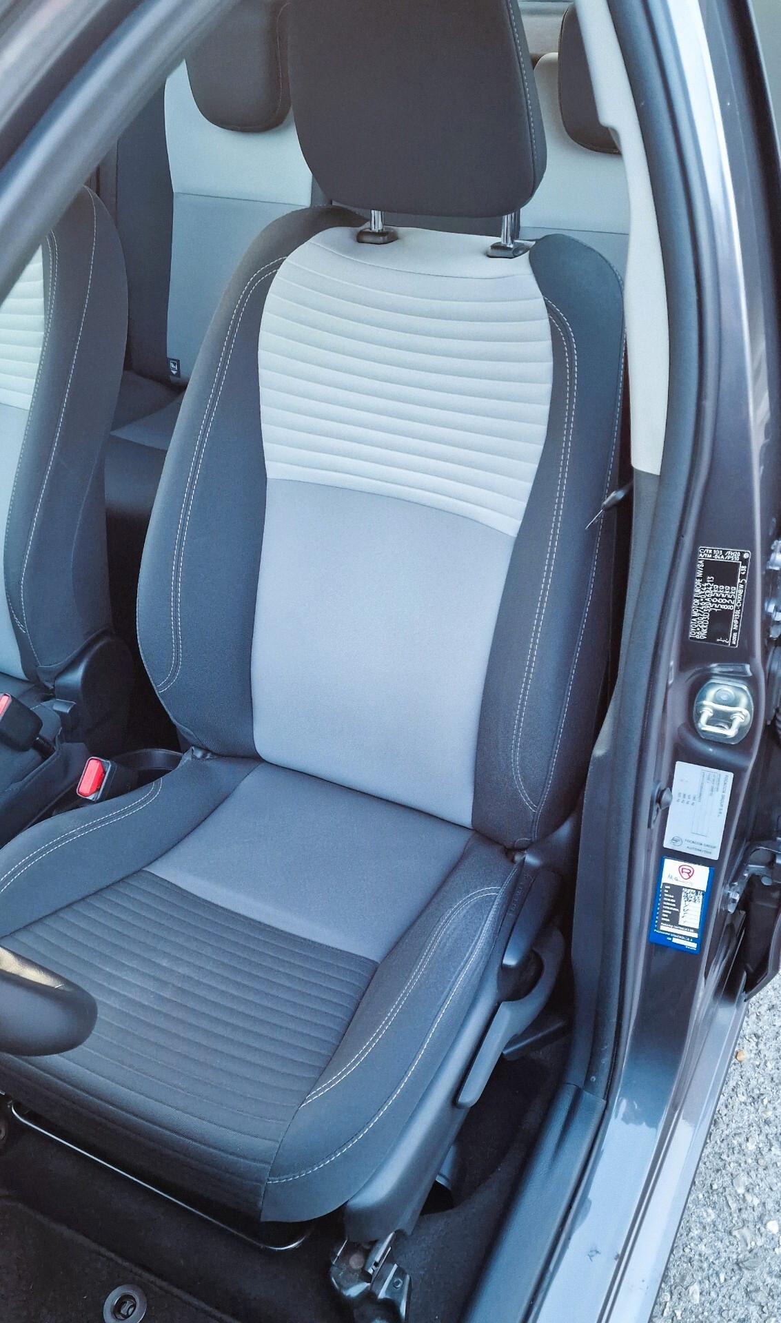 Toyota Yaris 1.5 Hybrid 5 porte Business