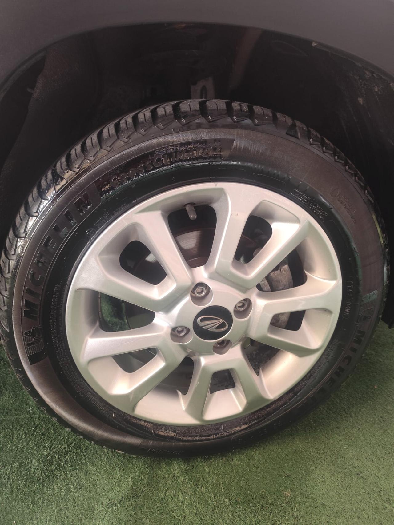 Mahindra KUV100 1.2 VVT K6+