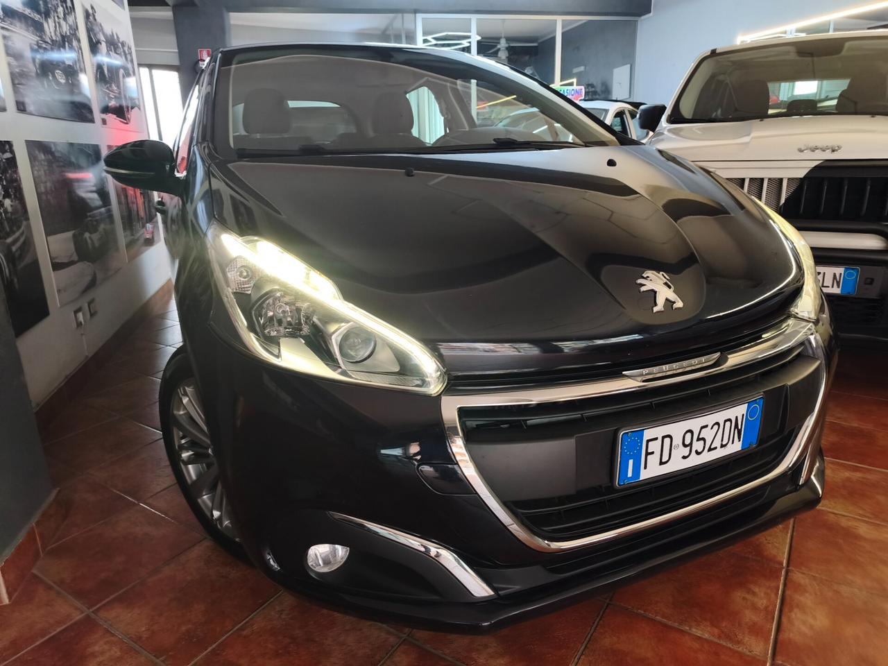 Peugeot 208 1.6 diesel 75CV FULL OPTIONAL