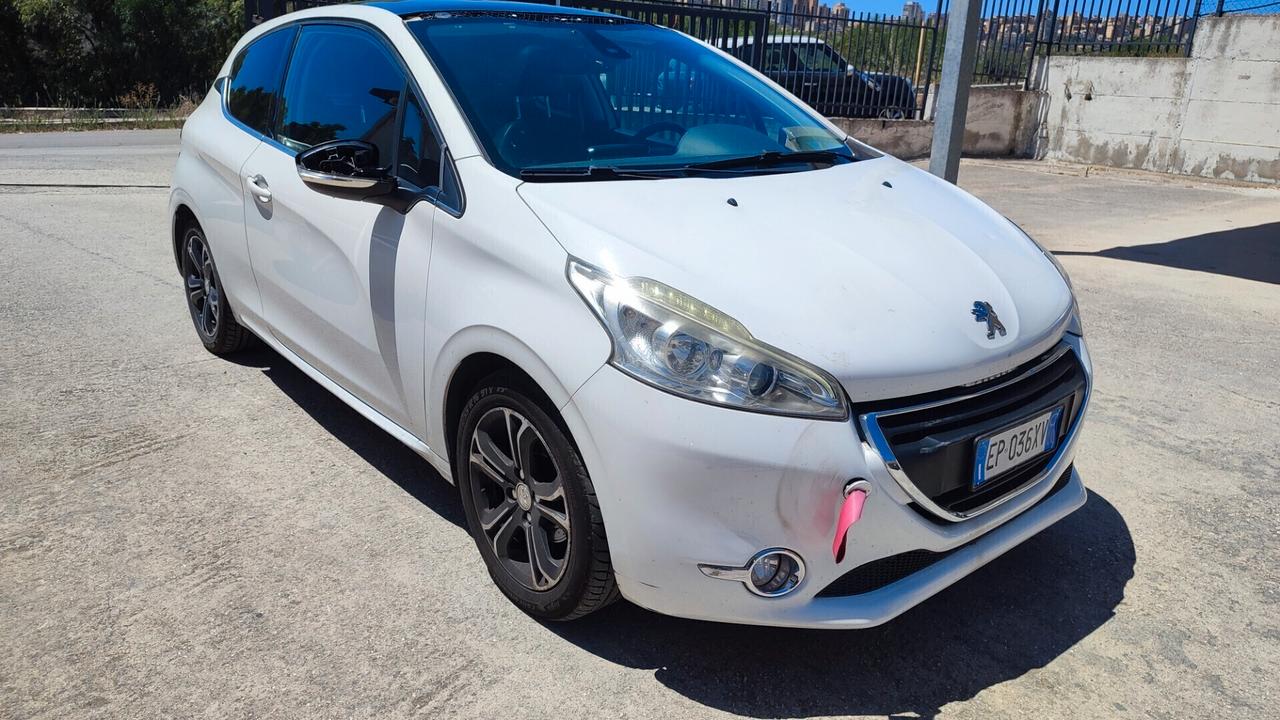 Peugeot 208 1.4 HDi TETTO PANORAMICO