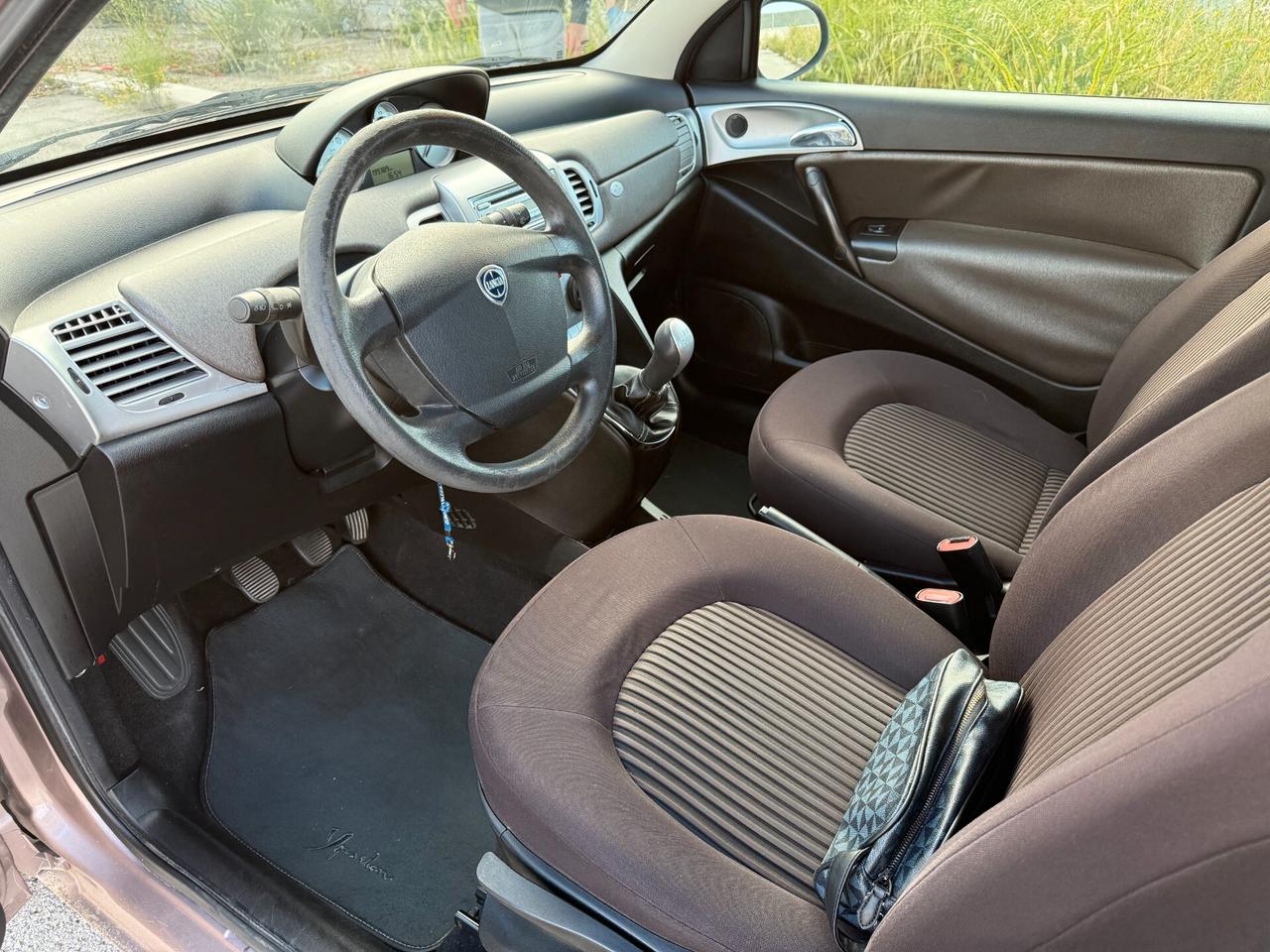Lancia Ypsilon 1.3 MJT 90 CV MomoDesign
