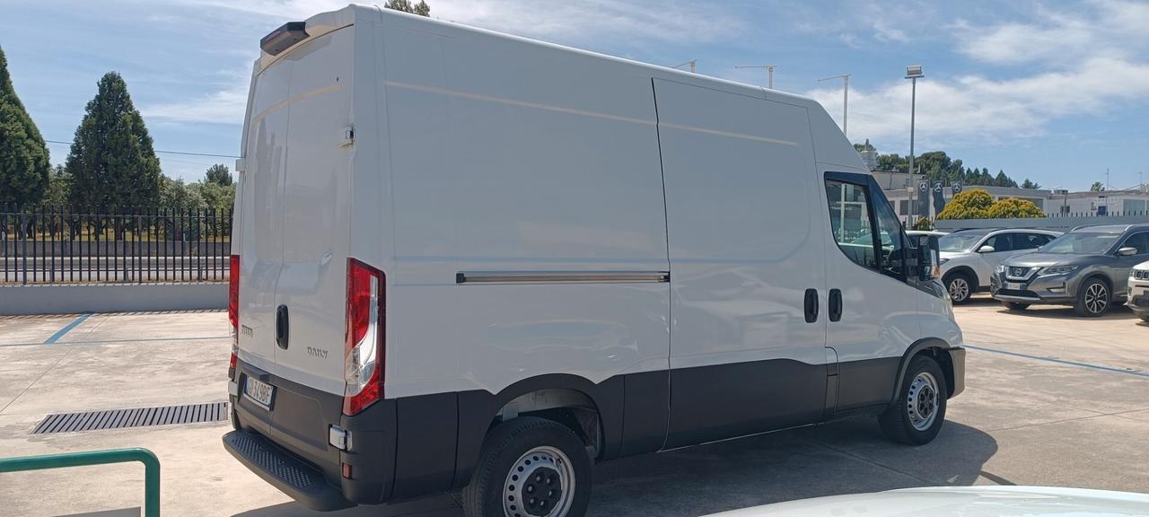 Iveco Daily 35s 12 2,3 m jet h2 cambio manuale km 153000