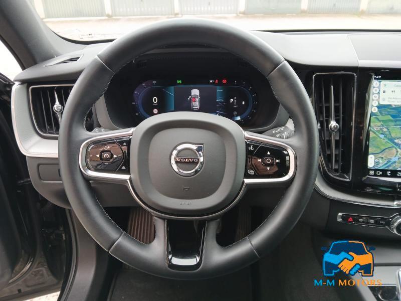 Volvo XC60 2.0 b4 Plus Dark auto N1