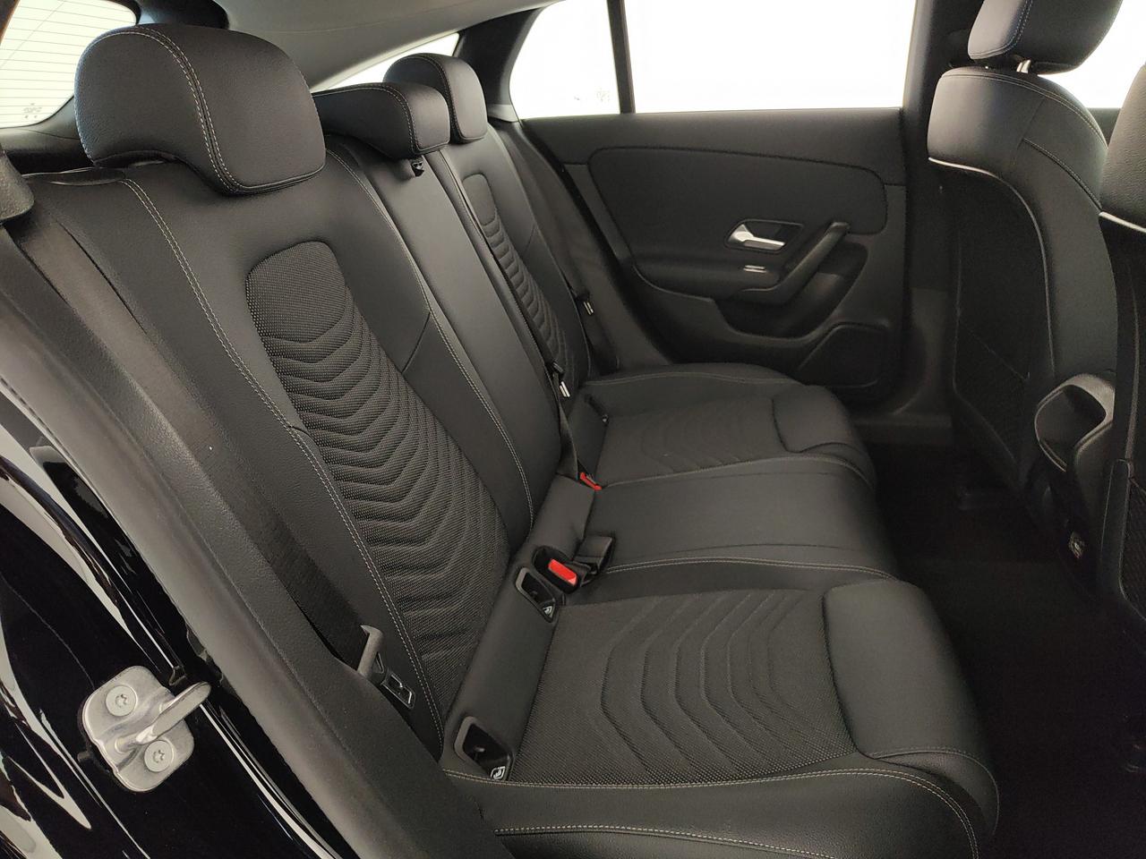 Mercedes-Benz CLA Shooting Brake 180 d Advanced auto