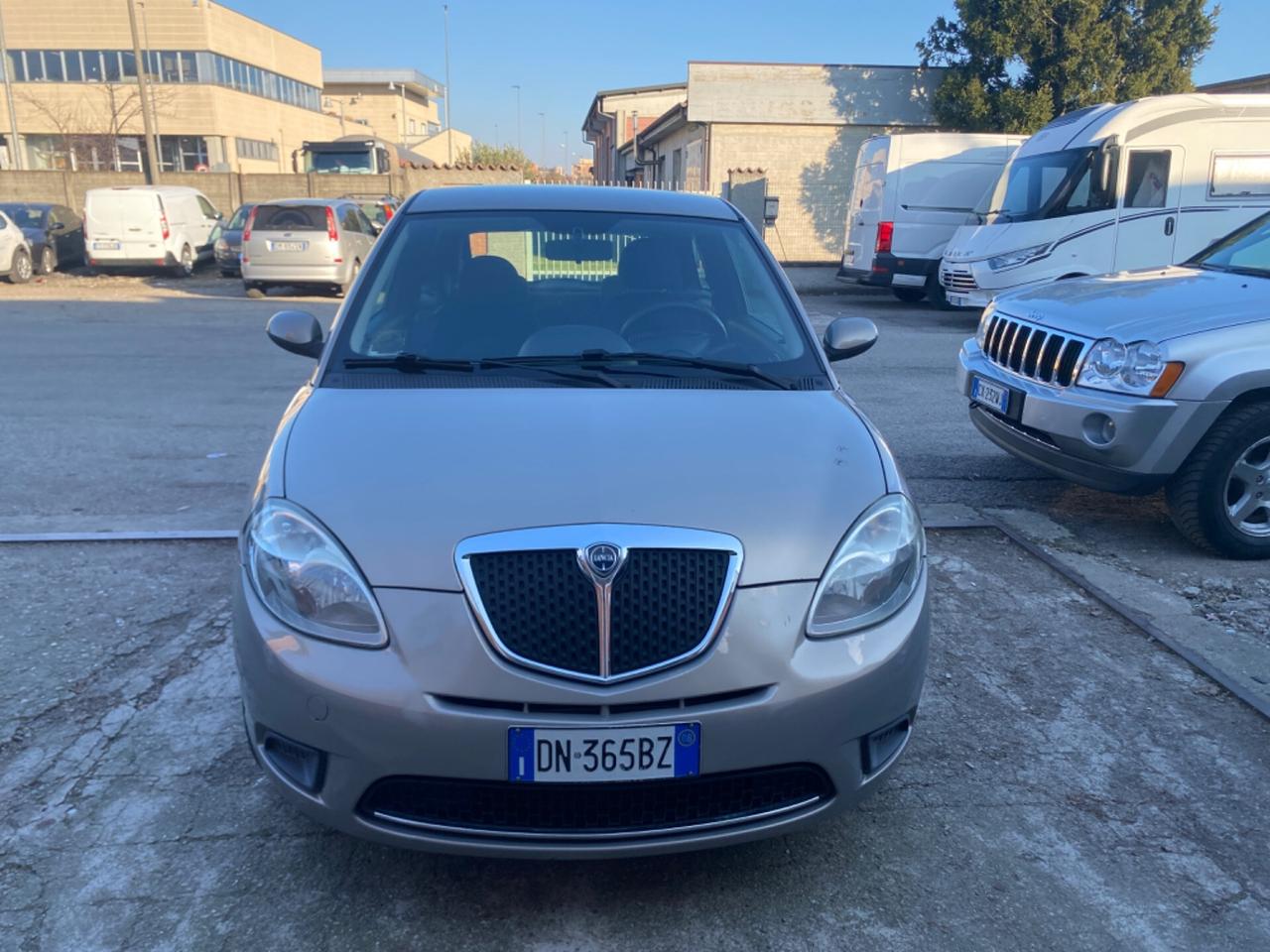 Lancia Ypsilon 1.2 Argento