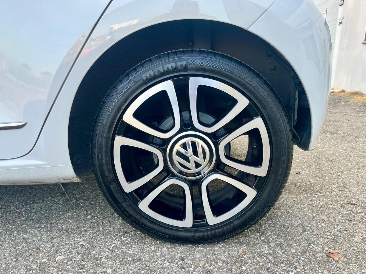 VW Up 1.0benz 2014 144.000km perfetta per neopatentati