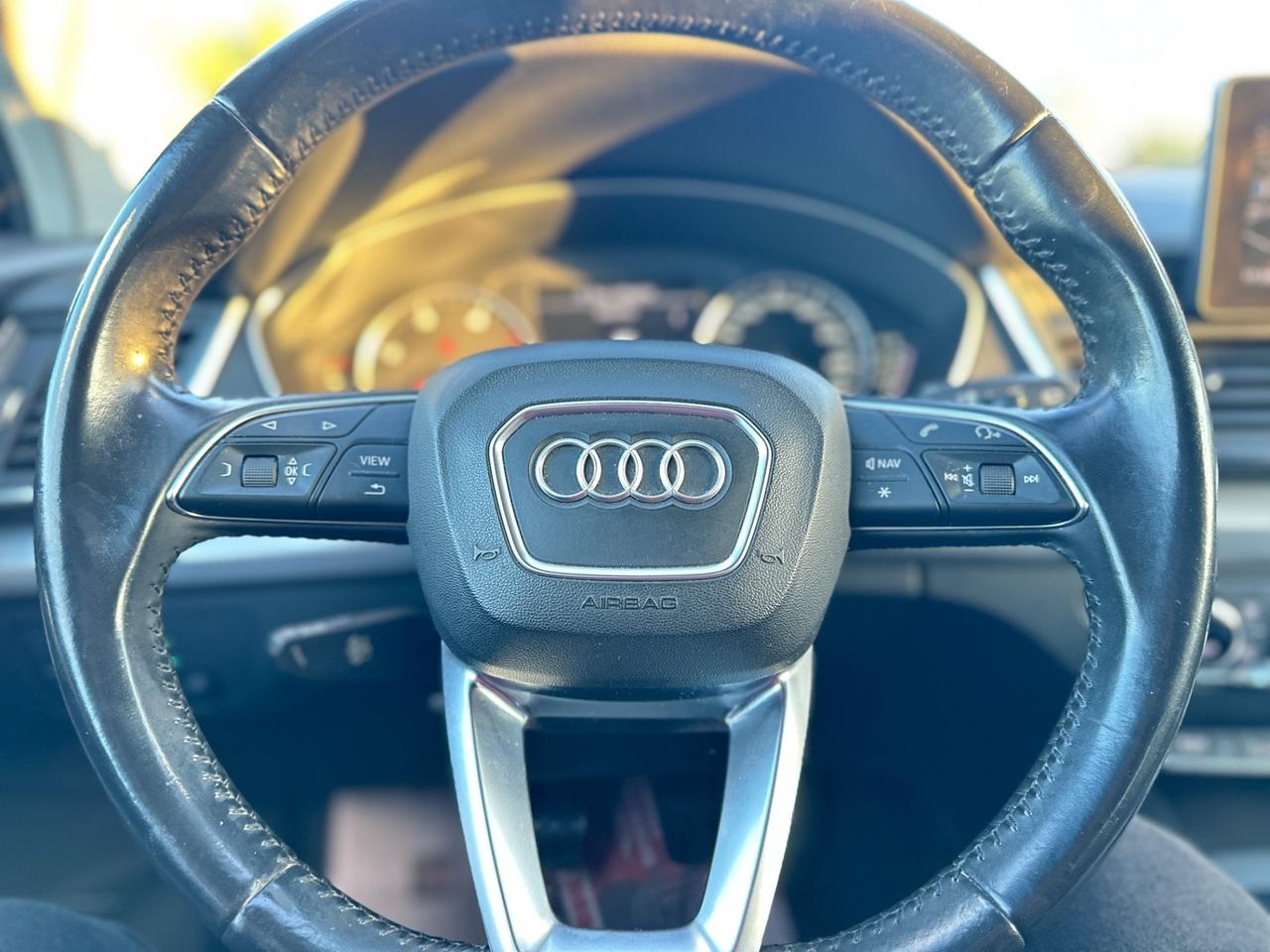 Audi Q5 2.0 TDI 150 CV Design-2017 LED/PELLE/18"