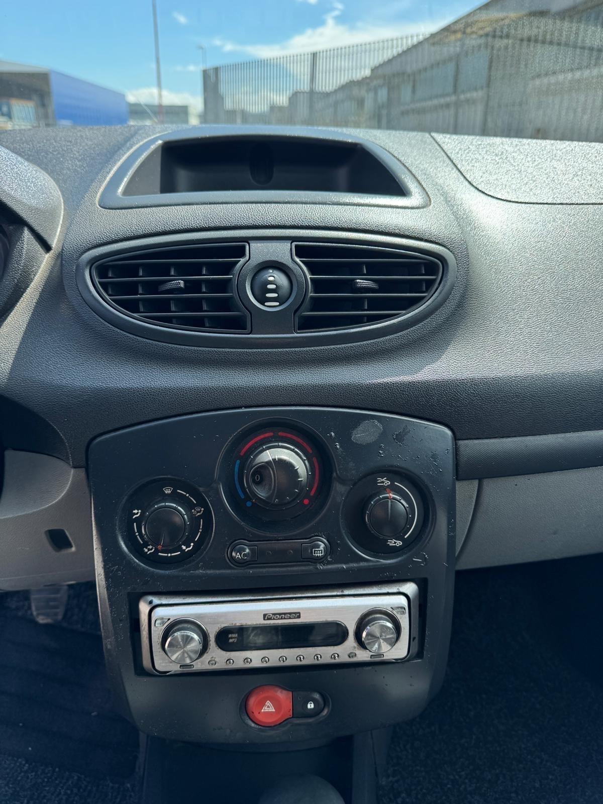 Renault Clio 1.2 16V 3 porte Luxe