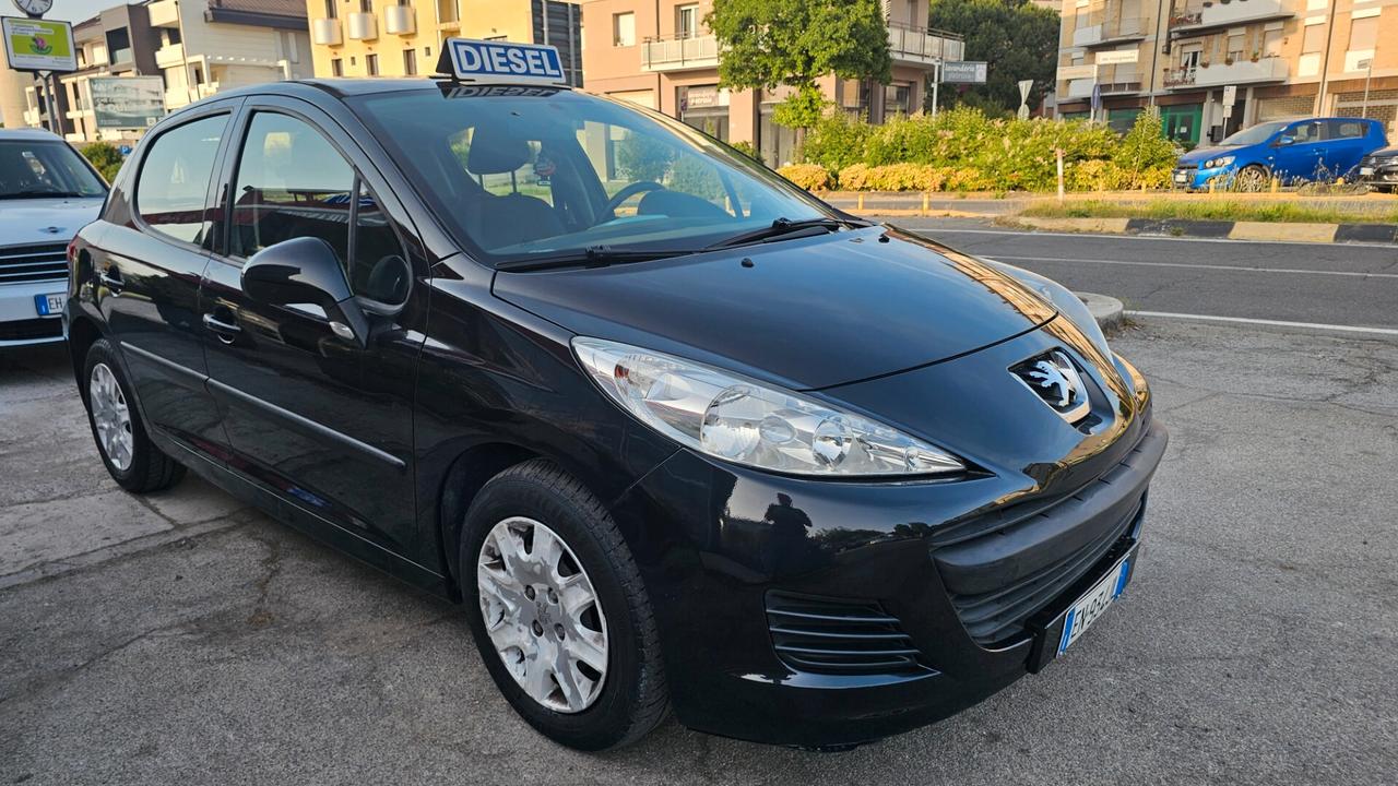 Peugeot 207 Plus 1.4 HDi 70CV 5 porte