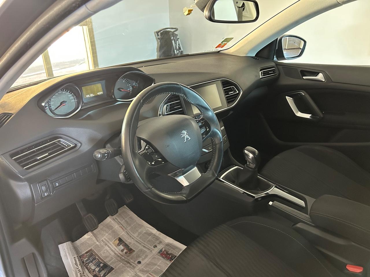 Peugeot 308 BlueHDi 120 S&S EAT6 Allure