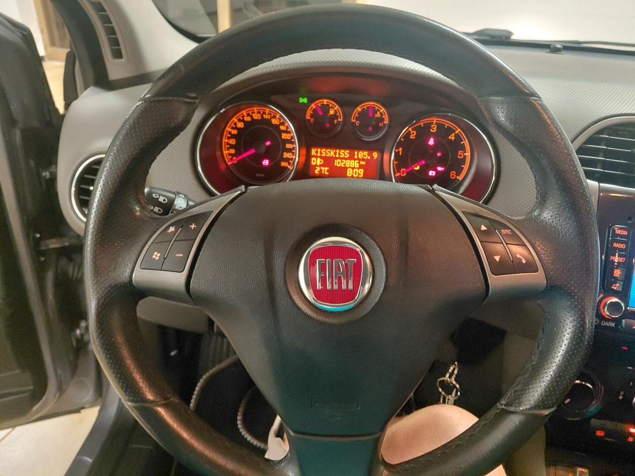 FIAT BRAVO ANNO 2011 DS 1.6 CV 120 ADATTA NEOPATENTATI KM 100 MILA