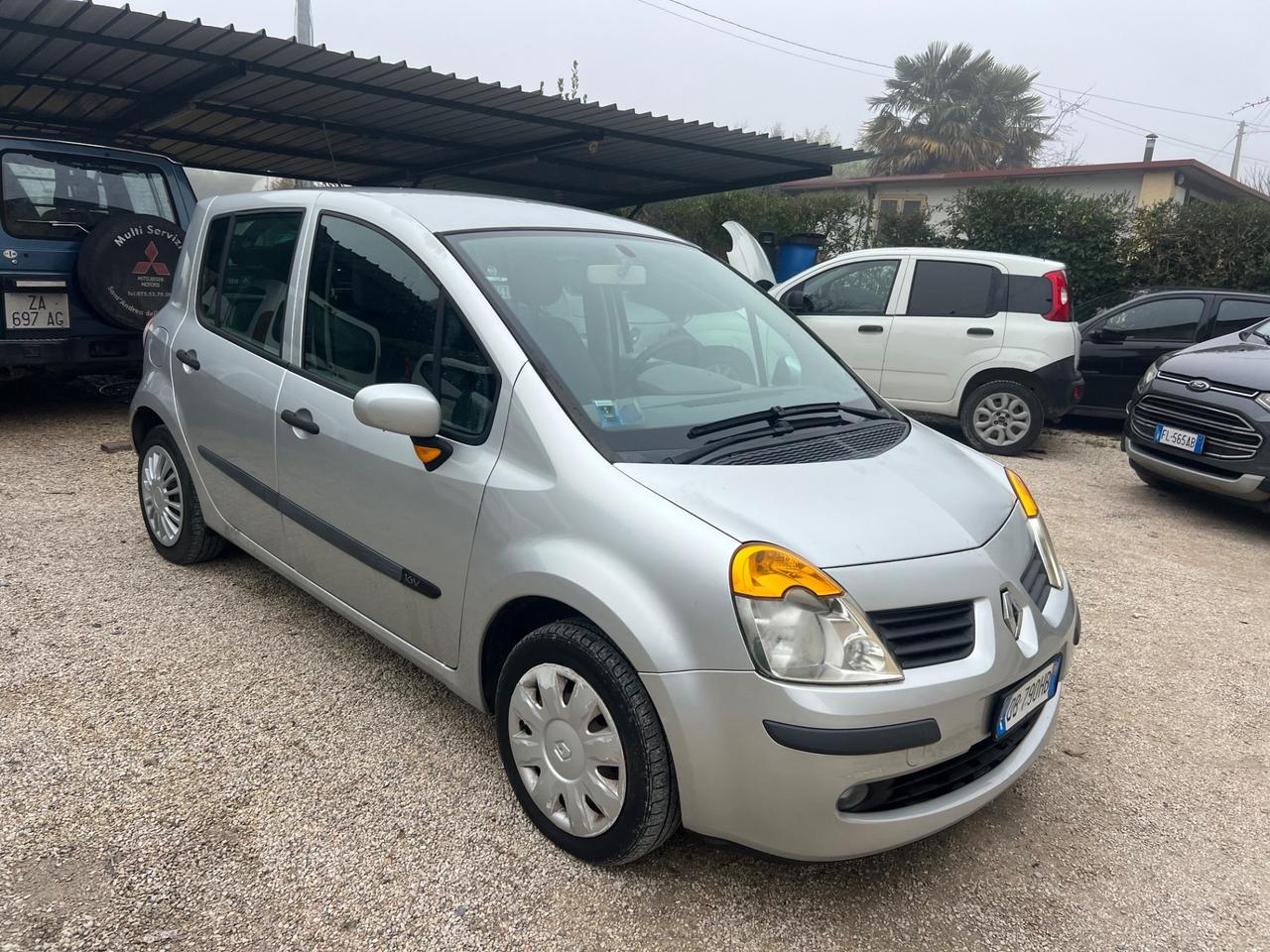 Renault Modus 1.2 16V Saint Tropez