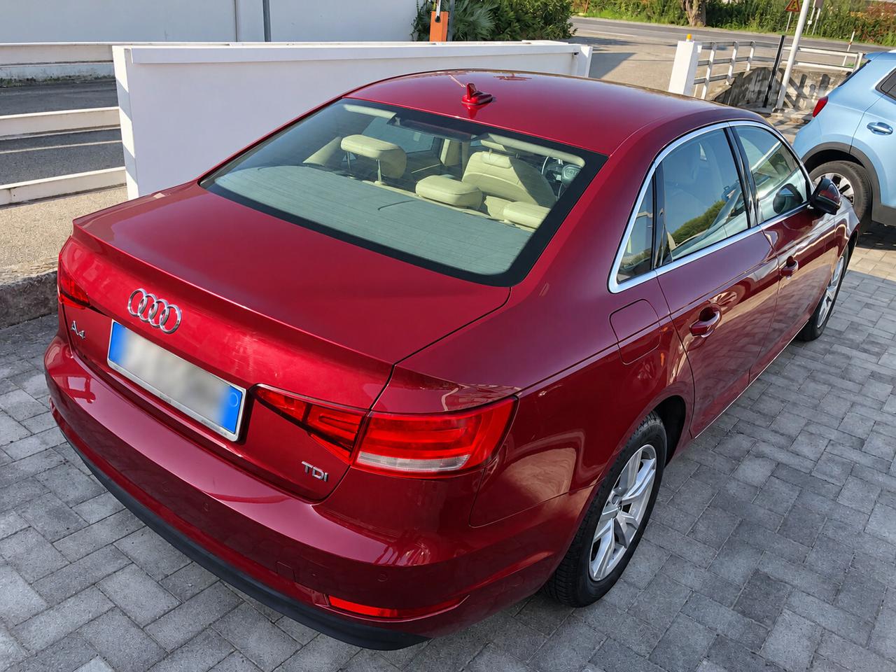 Audi A4 2.0 TDI 122 CV Business Limousine