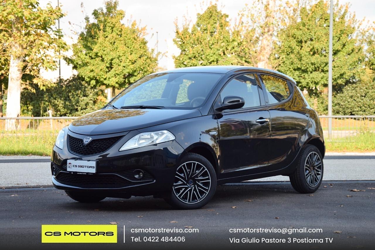 Lancia Ypsilon 1.0 FireFly 5 porte S&S Hybrid Ecochic Gold