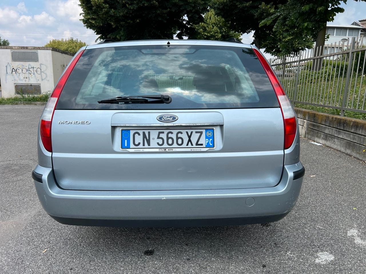 Ford Mondeo 2.0i 16V cat SW Ghia