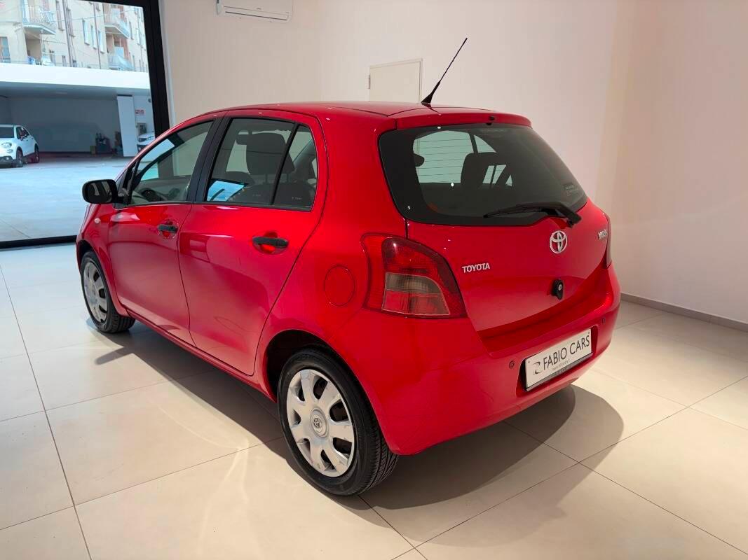 Toyota Yaris 1.0 5p