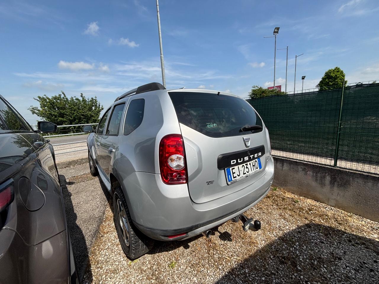 Dacia Duster 1.5 Diesel Neopatentati con gancio di traino