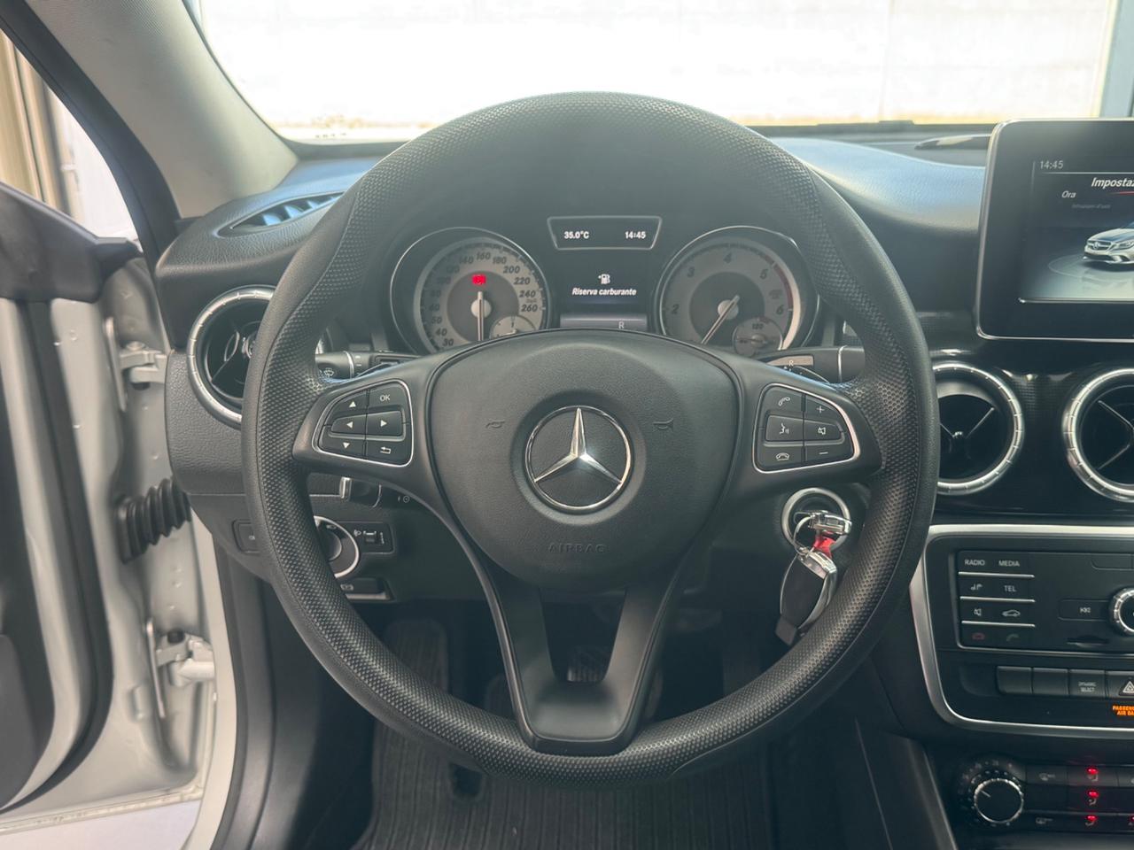 Mercedes-benz CLA 200 d 4Matic Automatic Sport