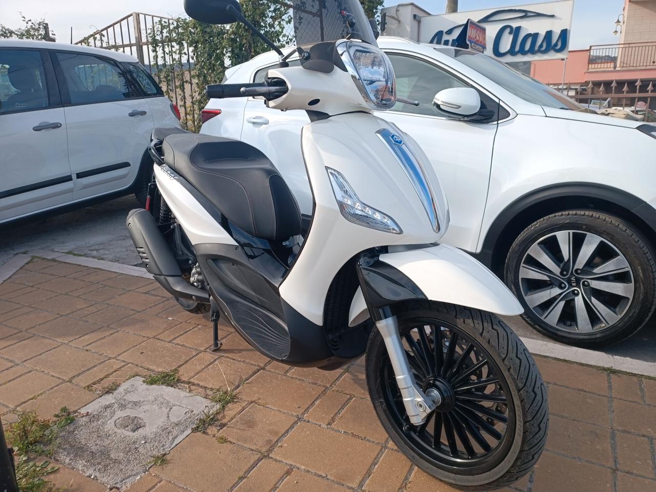 Piaggio Beverly 300