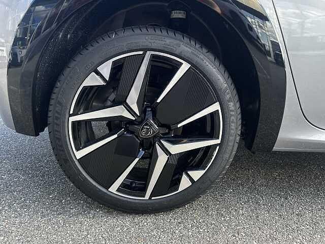 Peugeot 208 1.2 Hybrid 100cv E-DCS6 GT+DRIVE ASSIST KM ZERO