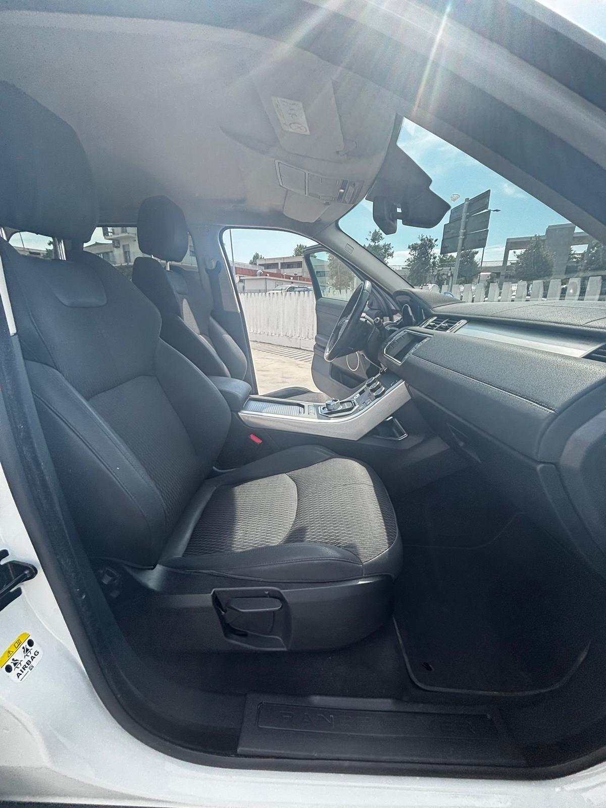 Land Rover Range Evoque 2.0 TD4 150 CV 5p. Pure