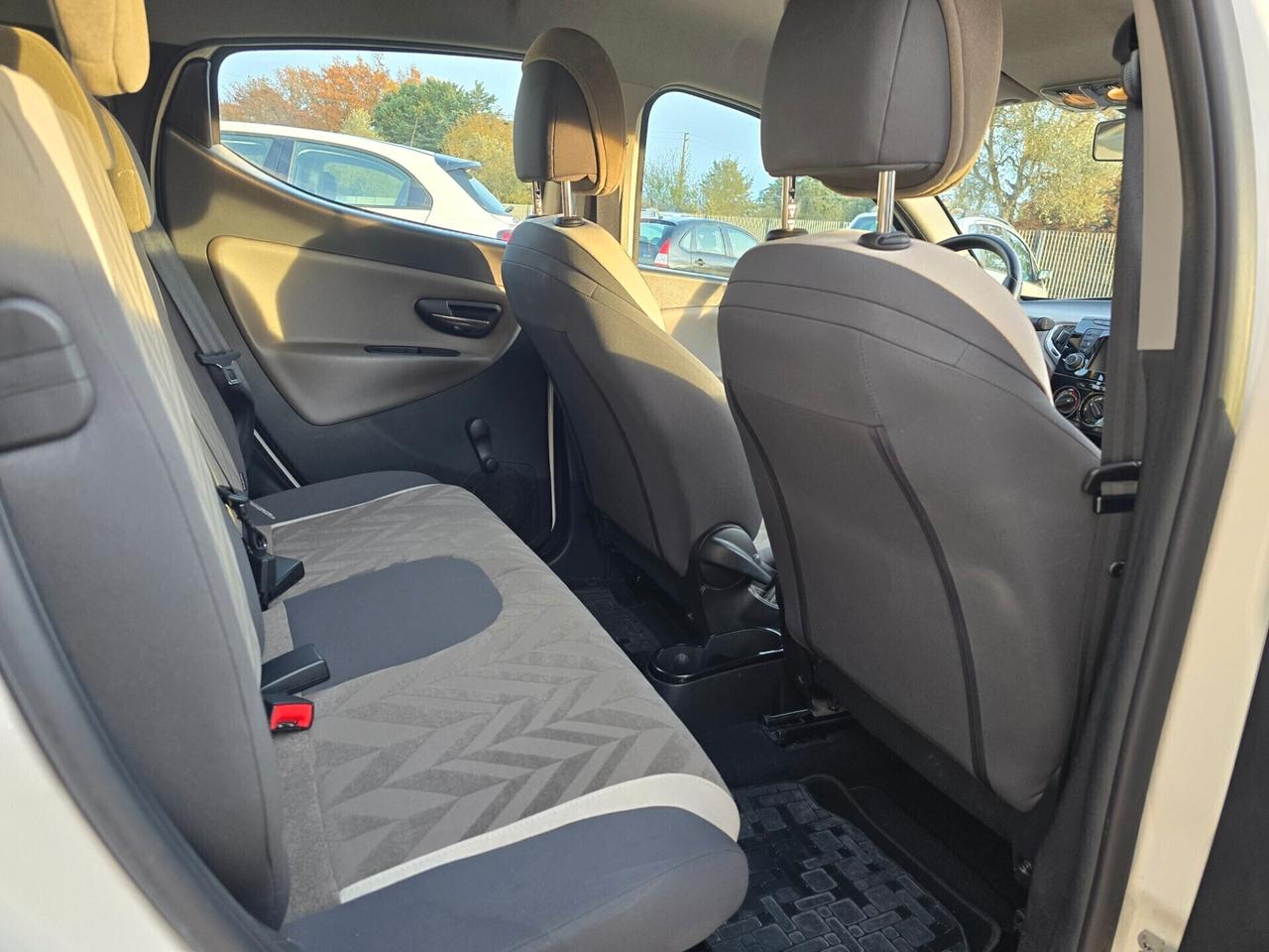 Lancia Ypsilon 1.2 69 CV 5 p benzina