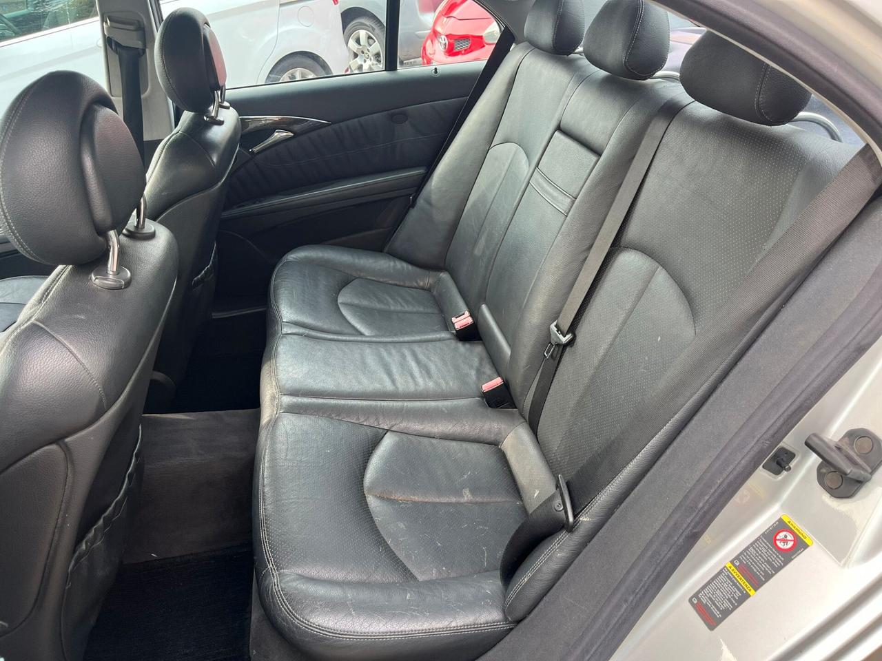 Mercedes-benz E 270 CDI cat Elegance
