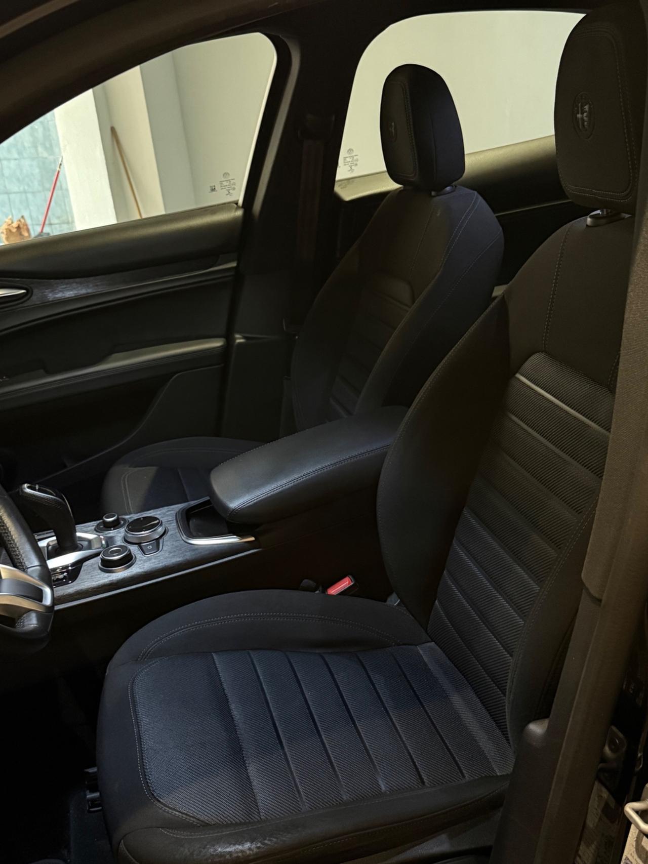 Alfa Romeo Stelvio 2.2 Turbodiesel 160 CV AT8 RWD Business