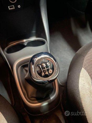 TOYOTA AYGO 1.0 VVTT-i 72ch X-PLAY