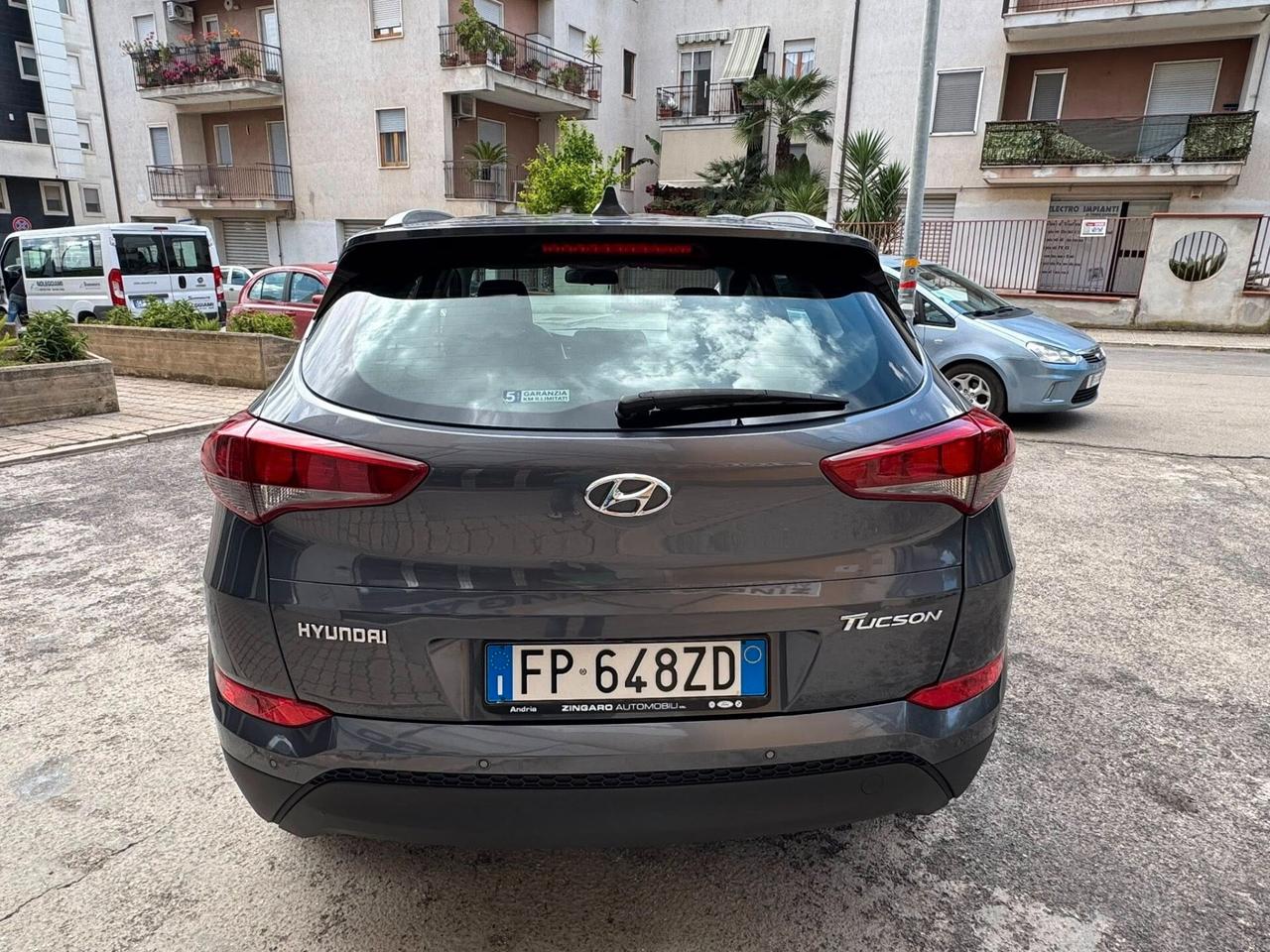 HYUNDAI TUCSON 1.7 CRDI 115 CV. X-POSSIBLE NAVI+RETROCAMERA