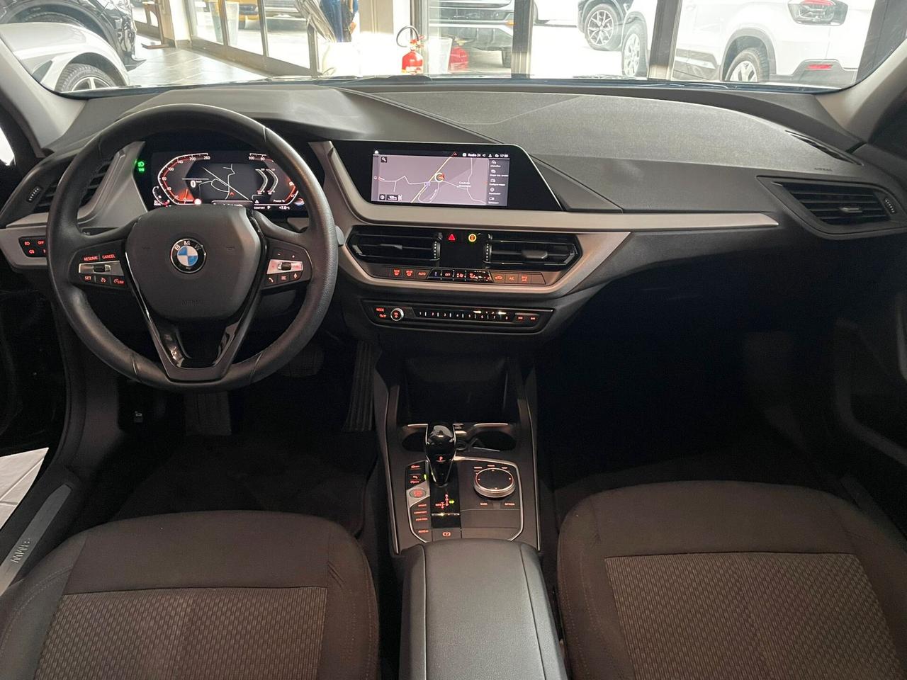 BMW 116d SPORT AUT 116cv *COCKPIT*