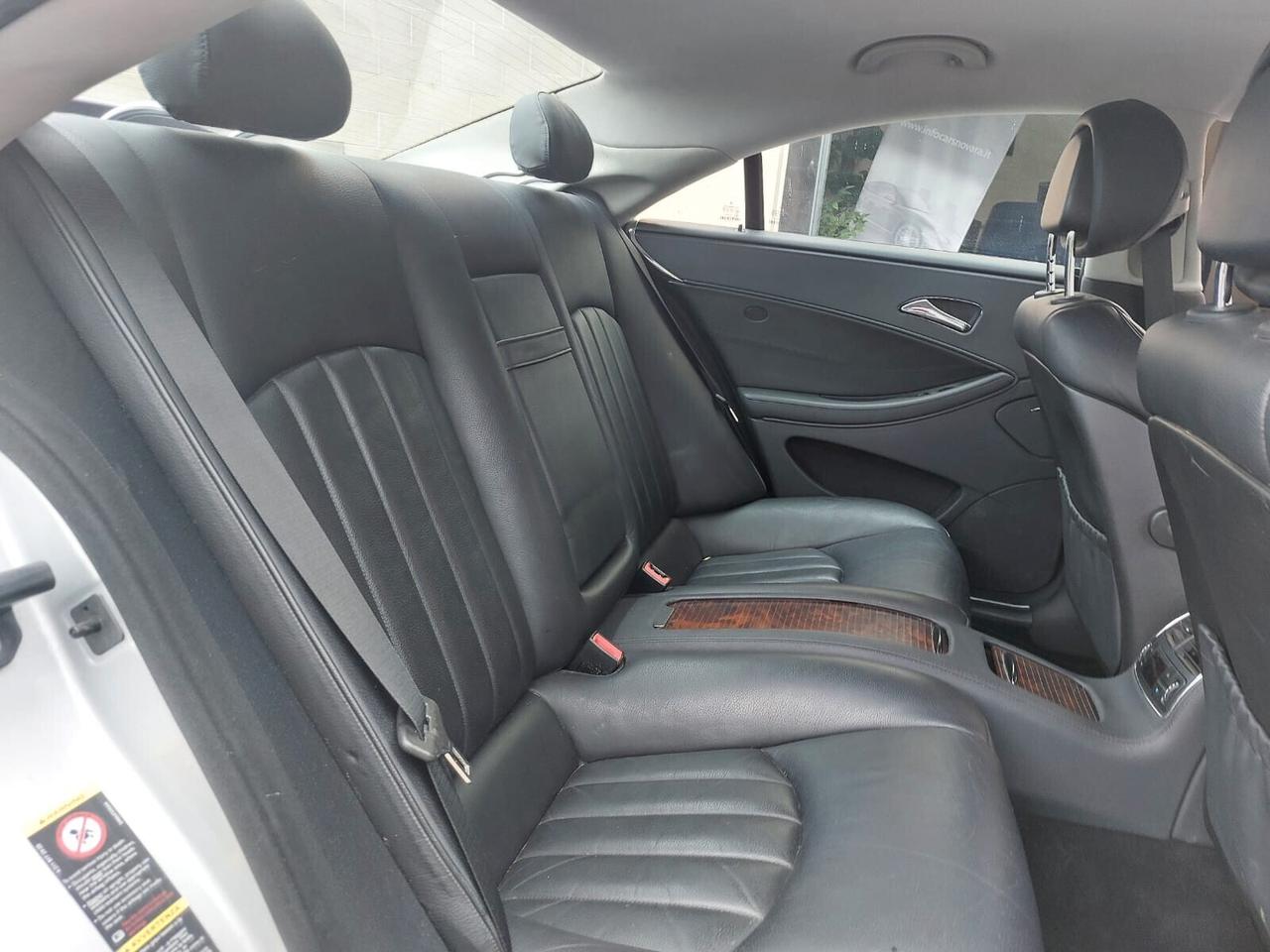 Mercedes-Benz CLS 350 V6 272CV SPORT AMG NAVY TEL.!!!!