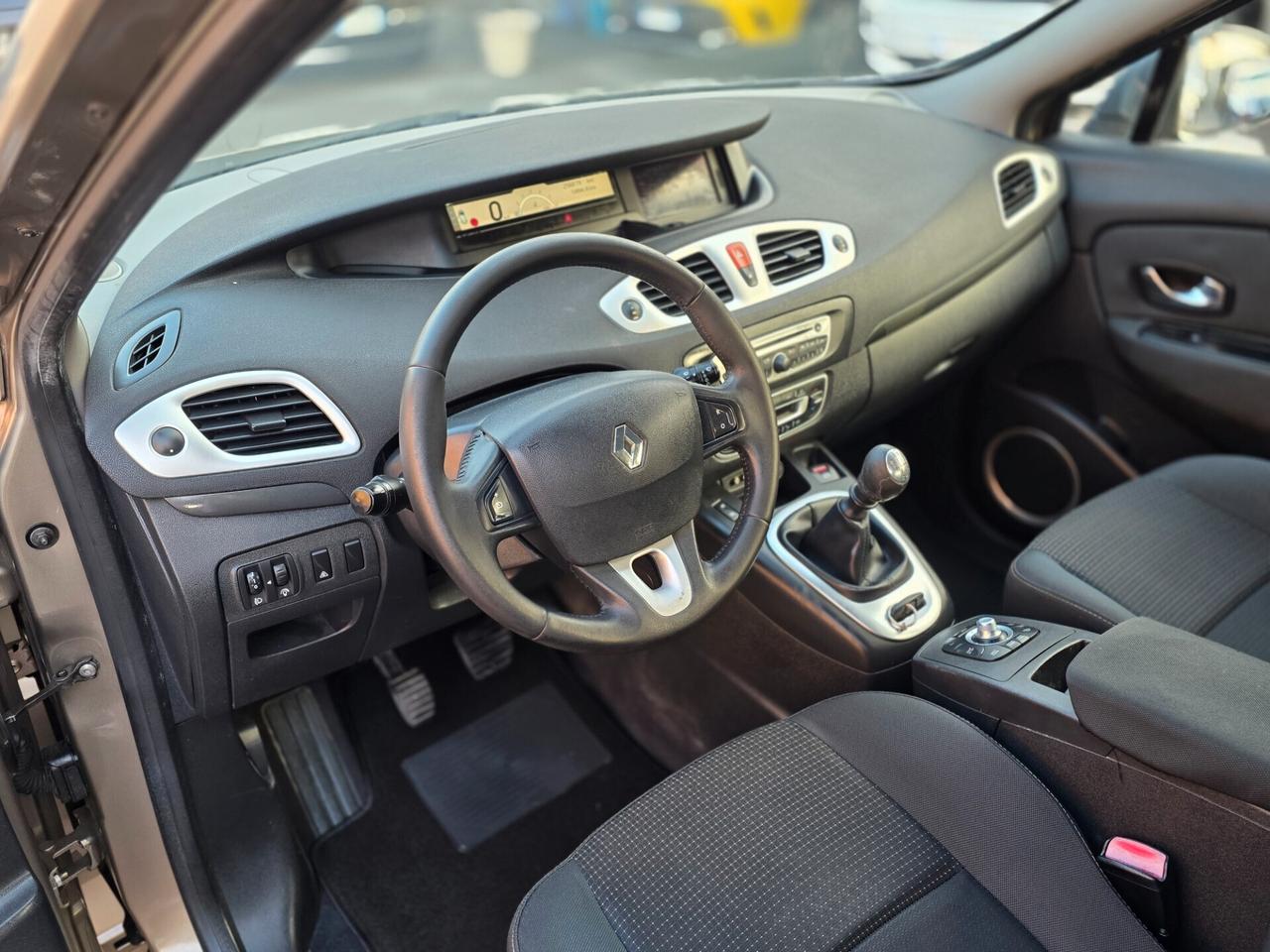 Renault Grand Scénic X-Mod 1.5 dCi 7 posti