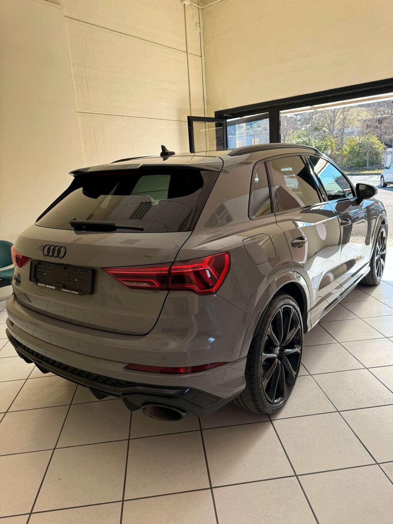 Audi Q3 RS quattro S tronic