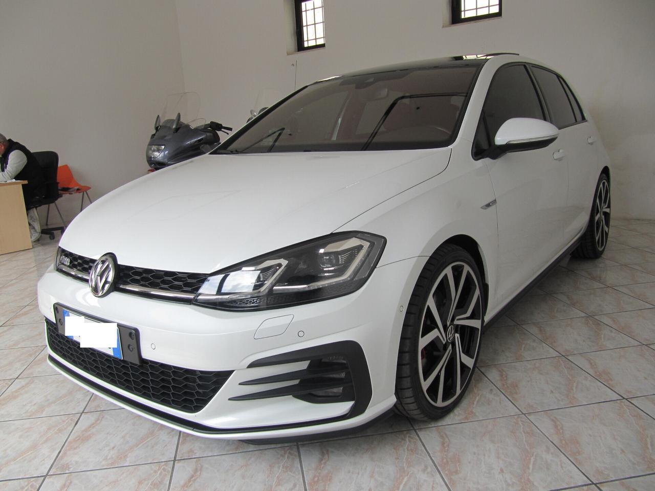 Volkswagen Golf 7 GTD 2.0 TDI DSG BlueMotion Technology -