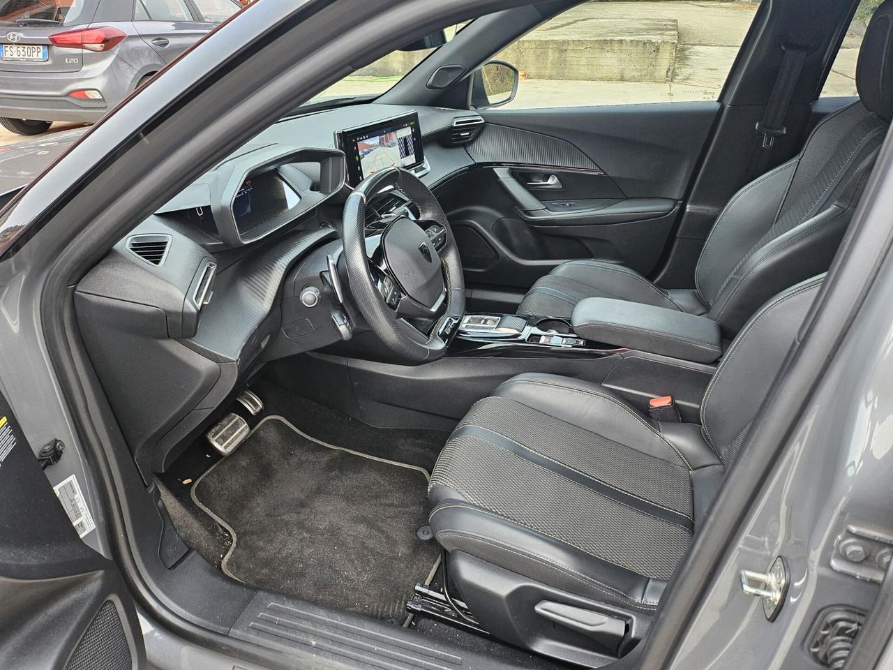 Peugeot 2008 BlueHDi 130 S&S EAT8 GT