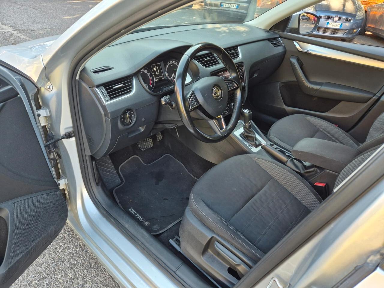 Skoda Octavia 1.6 TDI CR 115 CV DSG Wagon Executive