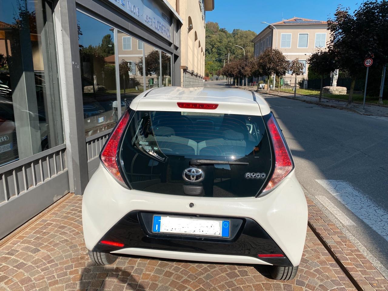 Toyota Aygo 1.0 VVT-i 69 CV 5 porte x-clusiv