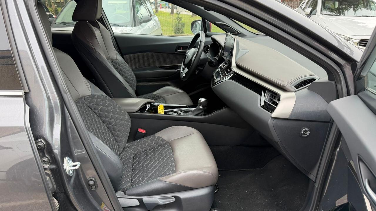 Toyota C-HR 1.8 Hybrid E-CVT Lounge