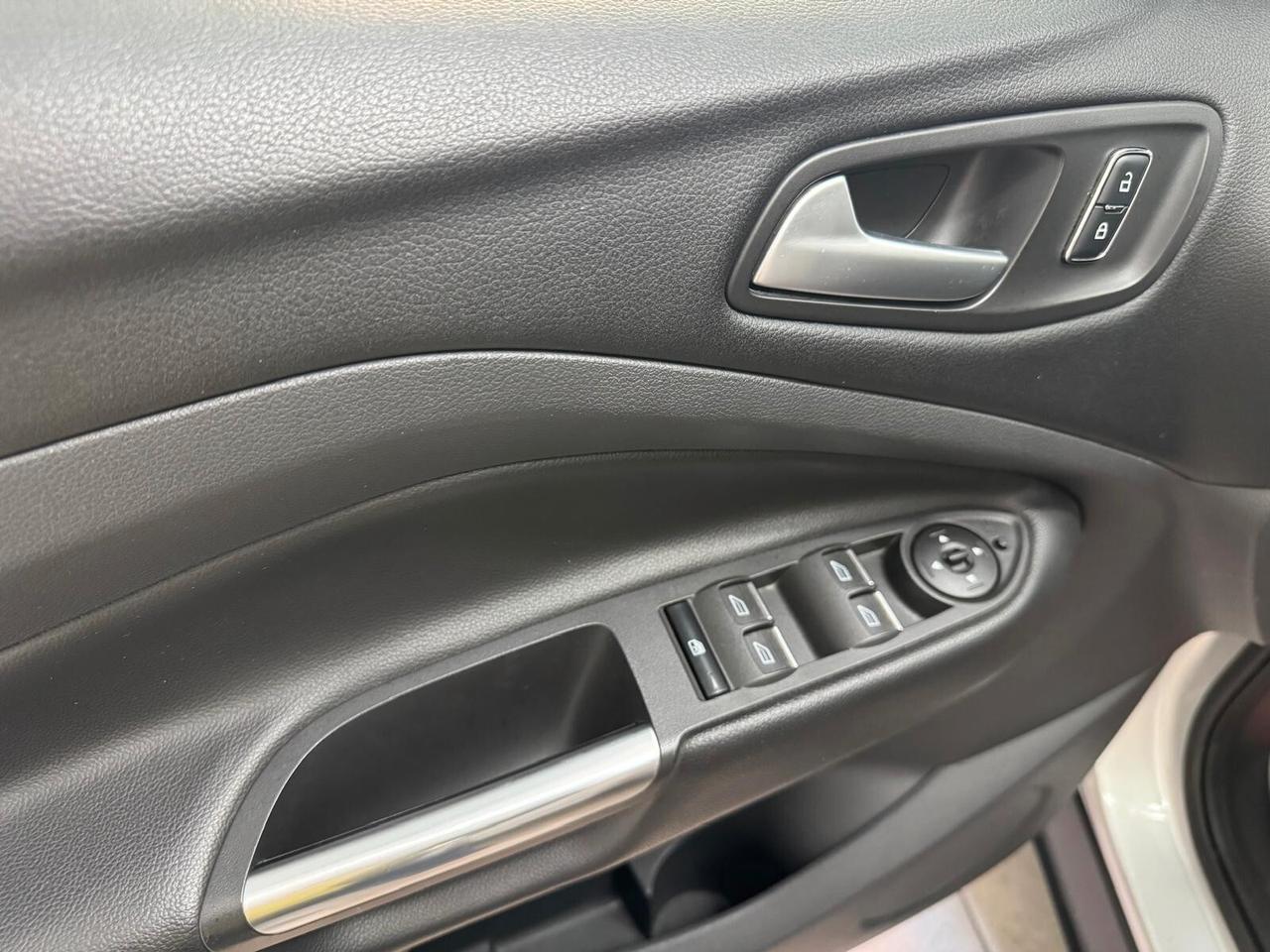 Ford Kuga / 2.0 TDCI 120 CV / DIESEL