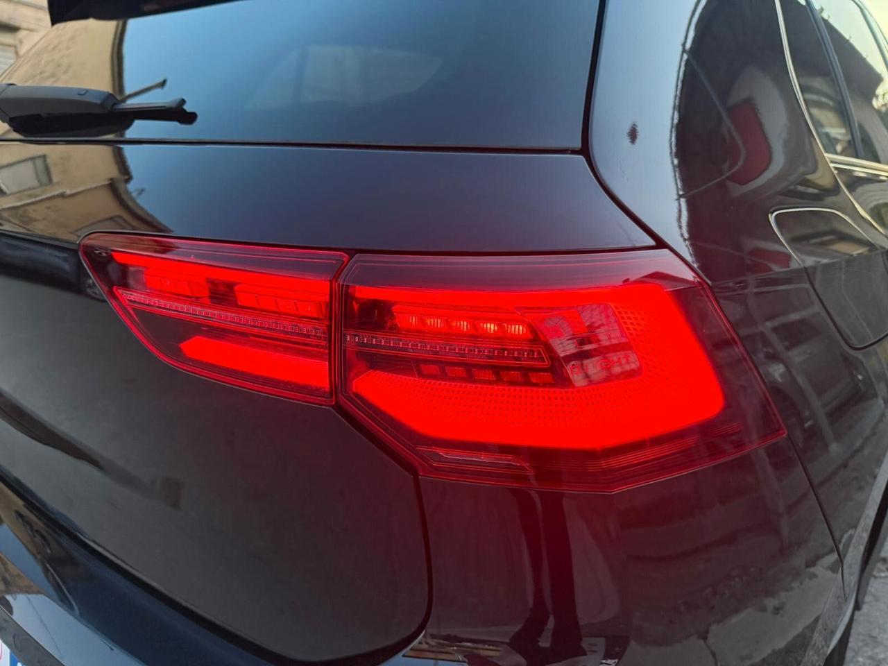 Volkswagen Golf 8 GTD 2.0 TDI 200cv DSG