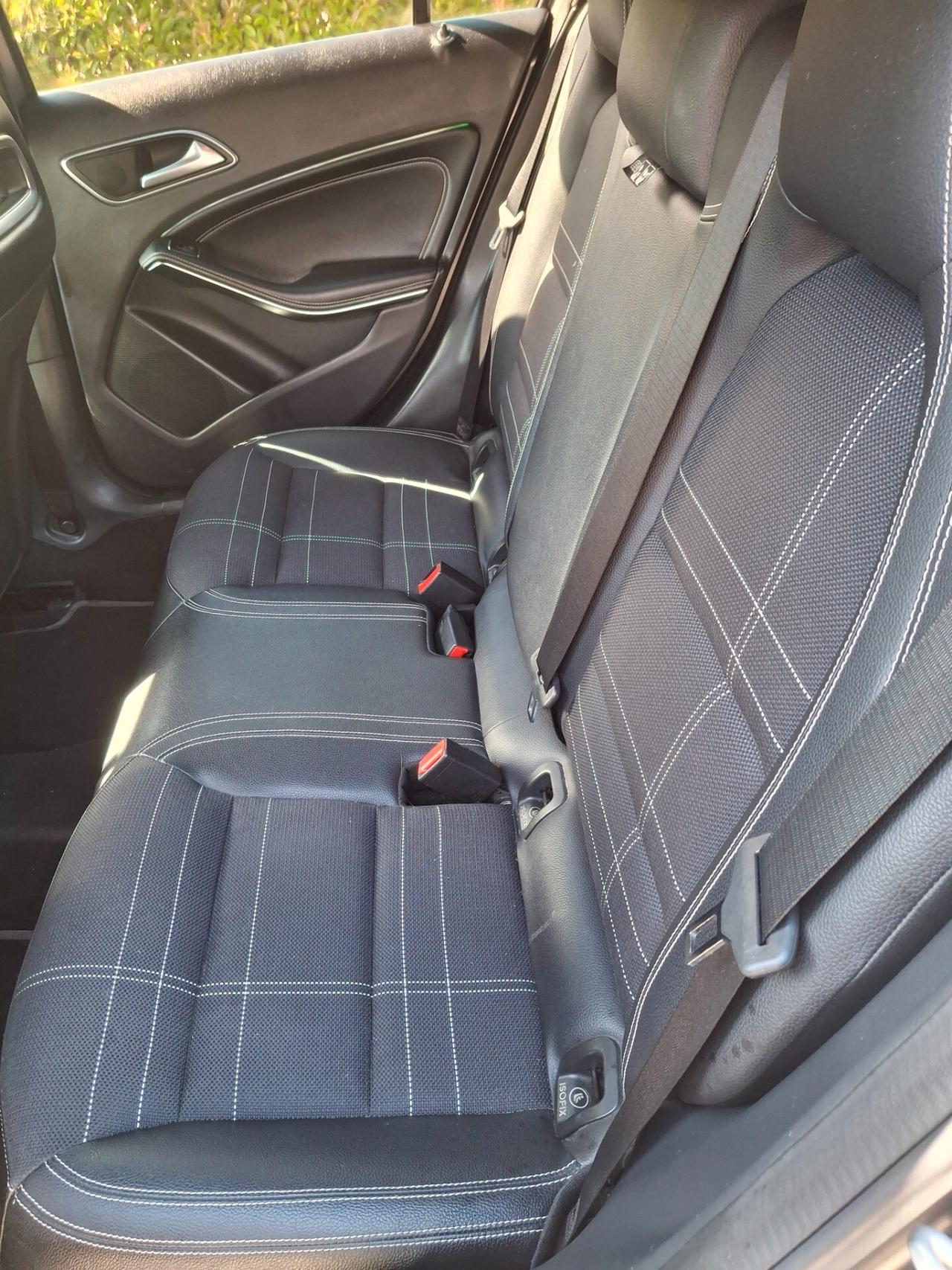 Mercedes-benz A 200 d Premium