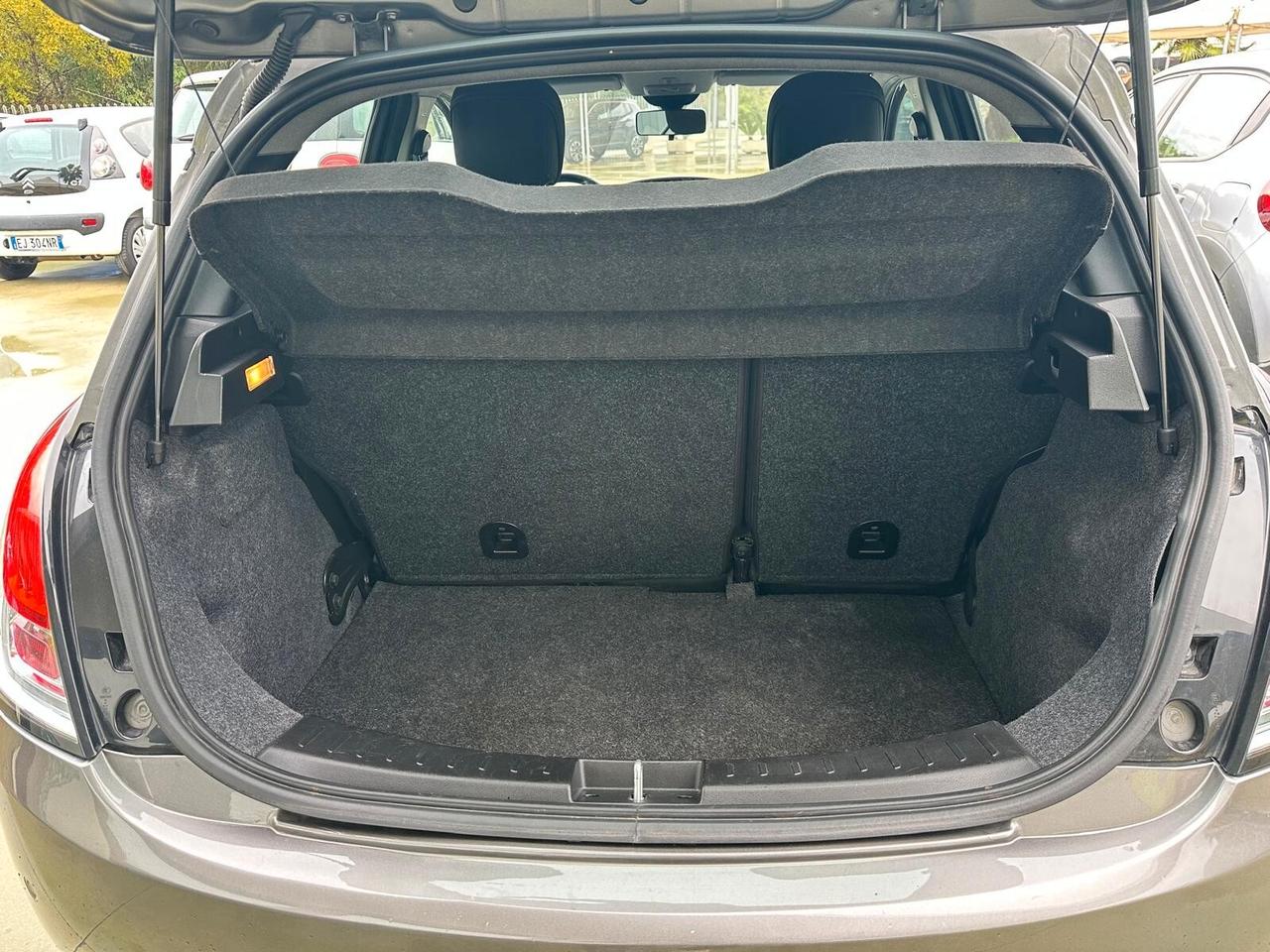 Lancia Ypsilon 1.0 FireFly 5 porte S&S Hybrid Ecochic Gold